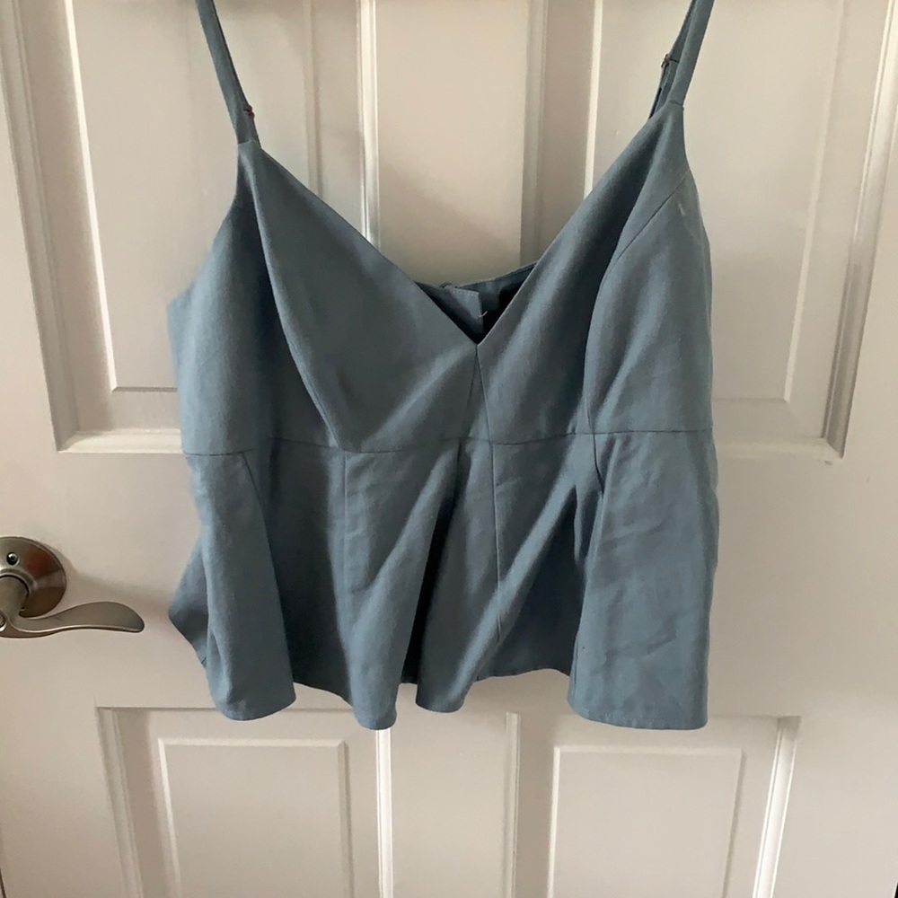 BRAND NEW BCBG cropped top